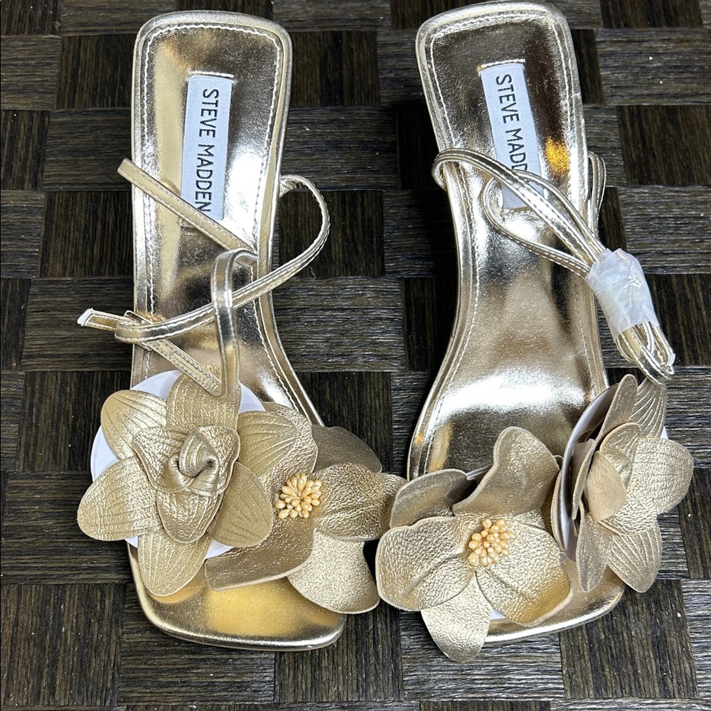 Steve Madden Metallic Gold Floral Heels